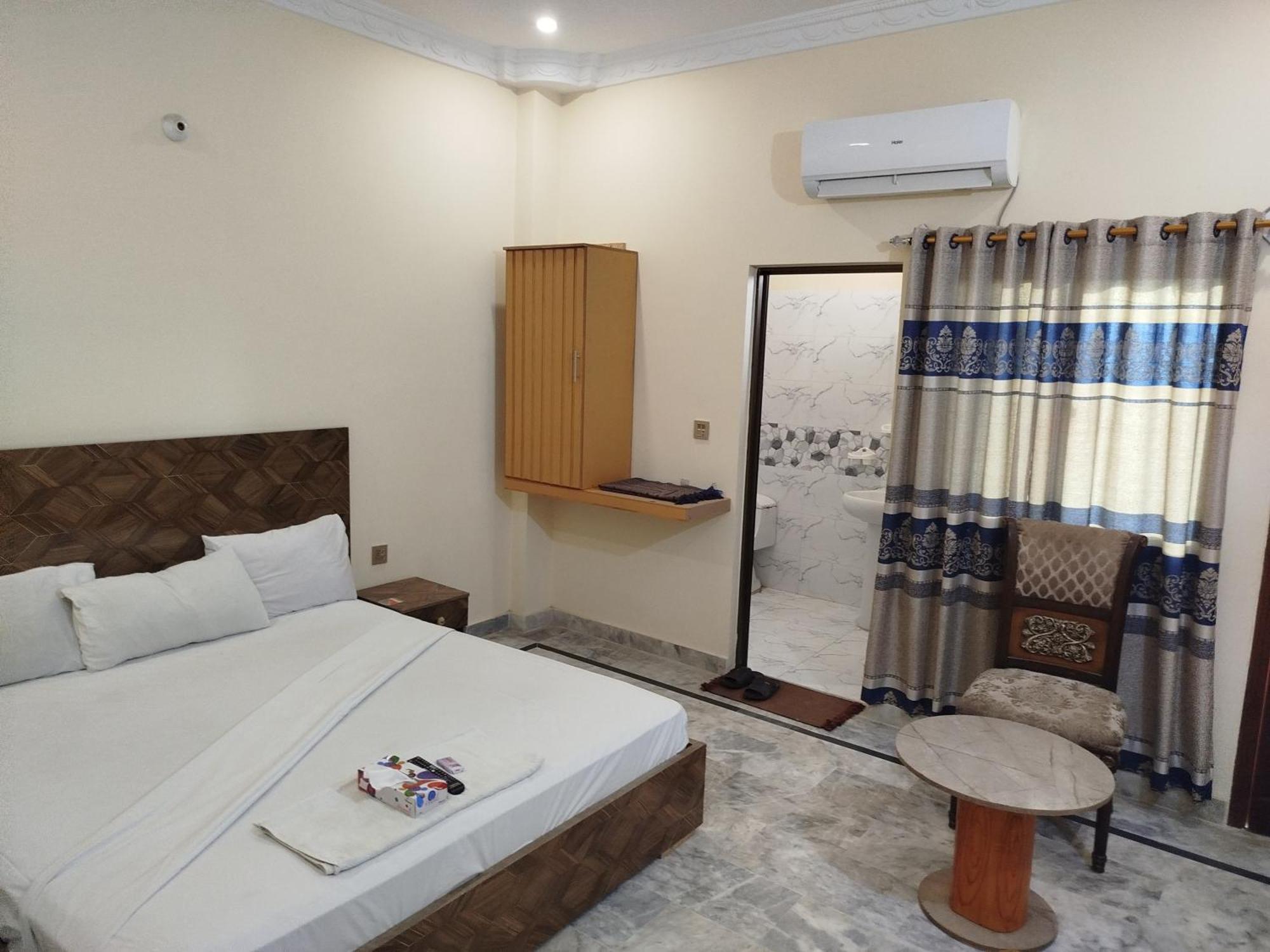 Hotel Crown Plaza, Near Karachi Airport, Darul Sehat Hospital, Dow, Agha Khan And Liaqat Hospital Exteriér fotografie