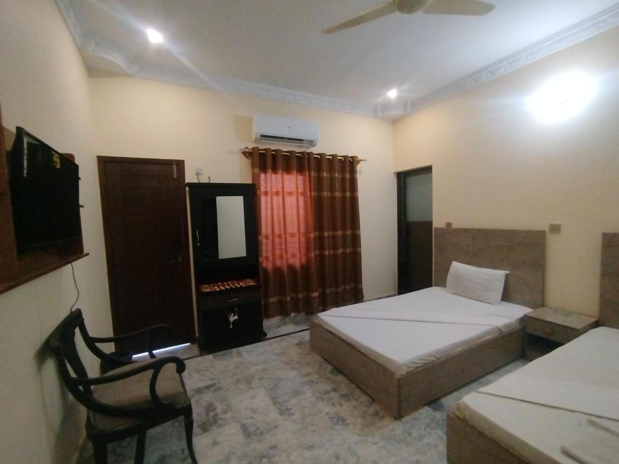 Hotel Crown Plaza, Near Karachi Airport, Darul Sehat Hospital, Dow, Agha Khan And Liaqat Hospital Exteriér fotografie